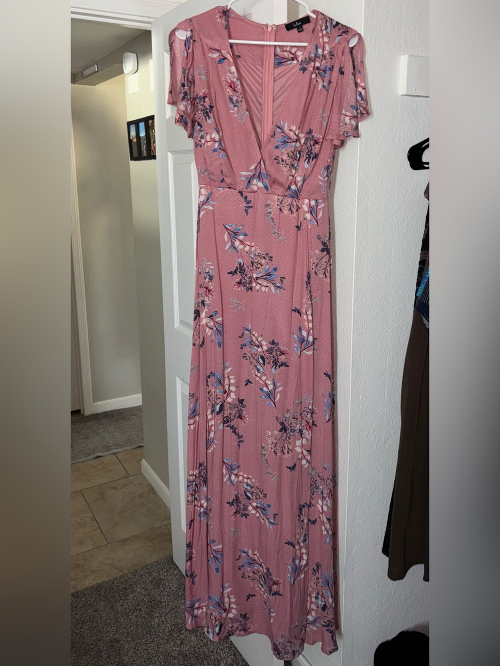 Lulu’s pink floral maxi dress
